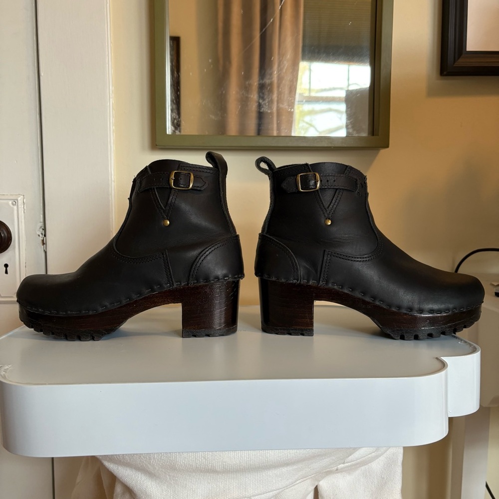 No. 6 Black Leather Buckle Clog Heeled Boot, Size 40